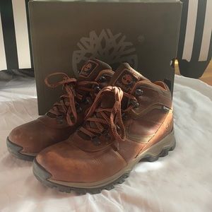 New w/ box - Timberland Boots
